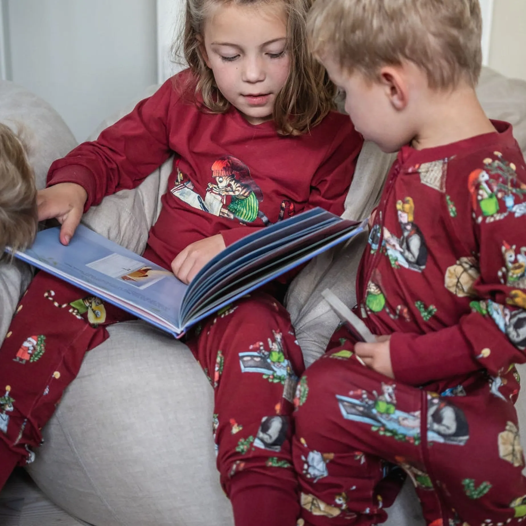Pyjamas tvådelad Pettson och Findus Röd - Julpyjamas