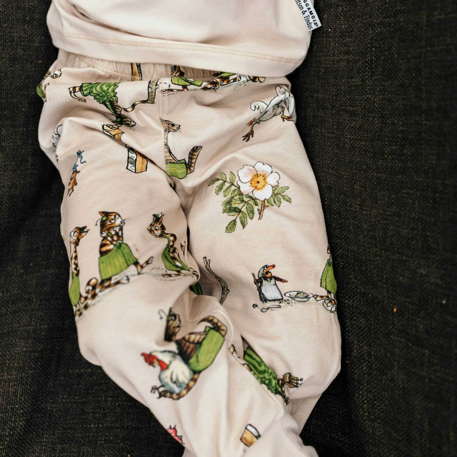 Pyjamas tvådelad Pettson och Findus Beige