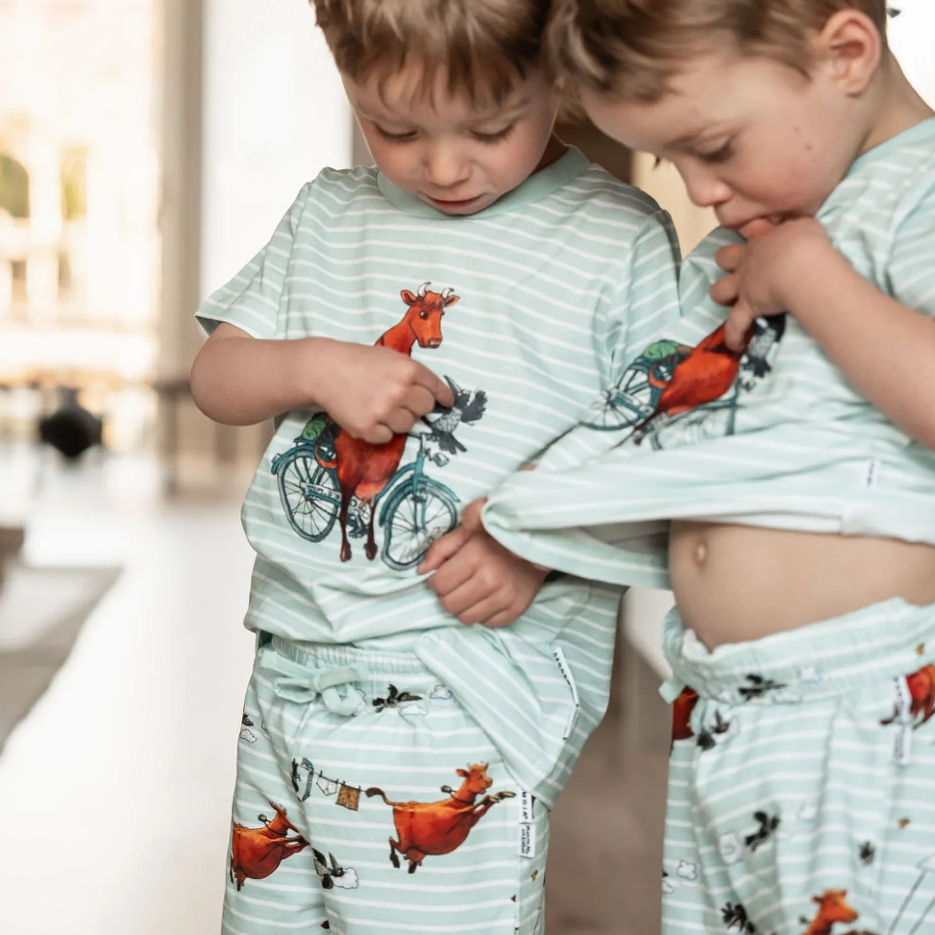 Pyjamas-set Mamma Mu och Kråkan Mint/Vit